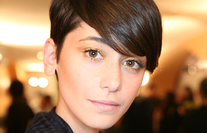 Styling für kurzes Haar: Cécilia Mendez